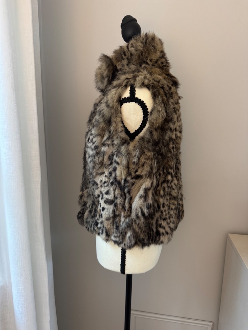Adrienne Landau Leopard Rabbit Vest - Picture 2 of 6